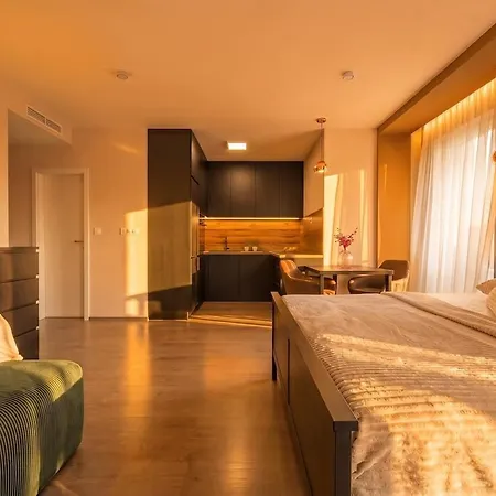 Cozy Hub Near Old Town Διαμέρισμα *