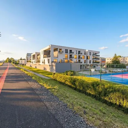 Cozy Hub Near Old Town Διαμέρισμα *
