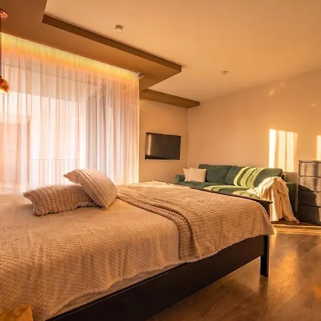 Cozy Hub Near Old Town Διαμέρισμα *